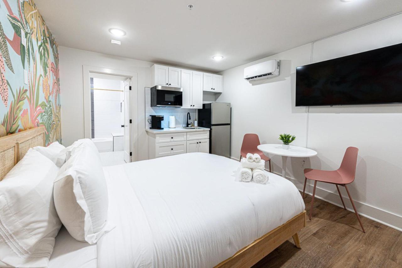 Pastel Tropics Studio Apartment Galveston Exterior photo
