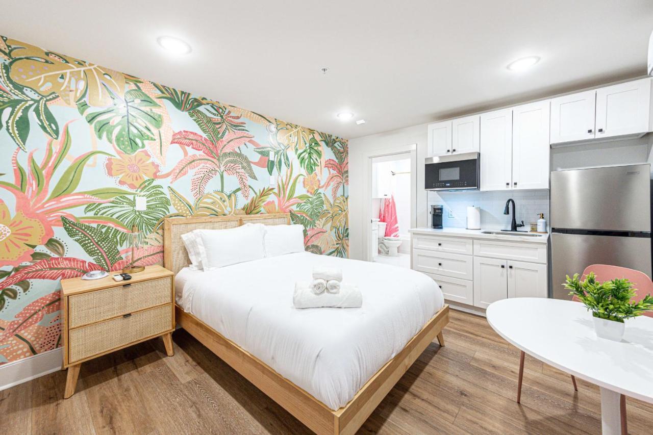 Pastel Tropics Studio Apartment Galveston Exterior photo