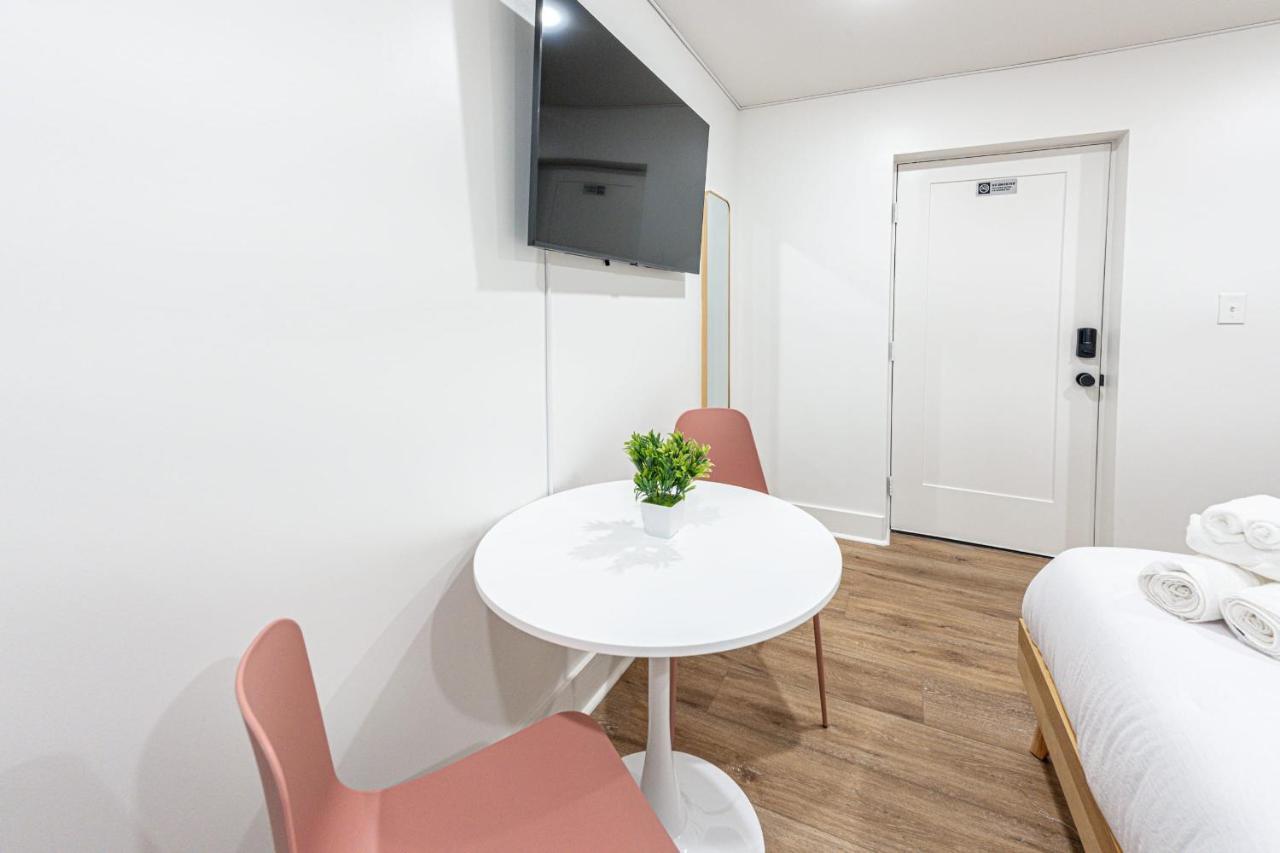 Pastel Tropics Studio Apartment Galveston Exterior photo